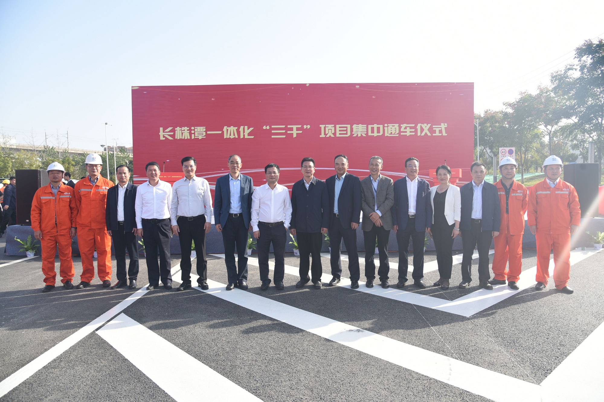 交水建湖南路橋合影.jpg