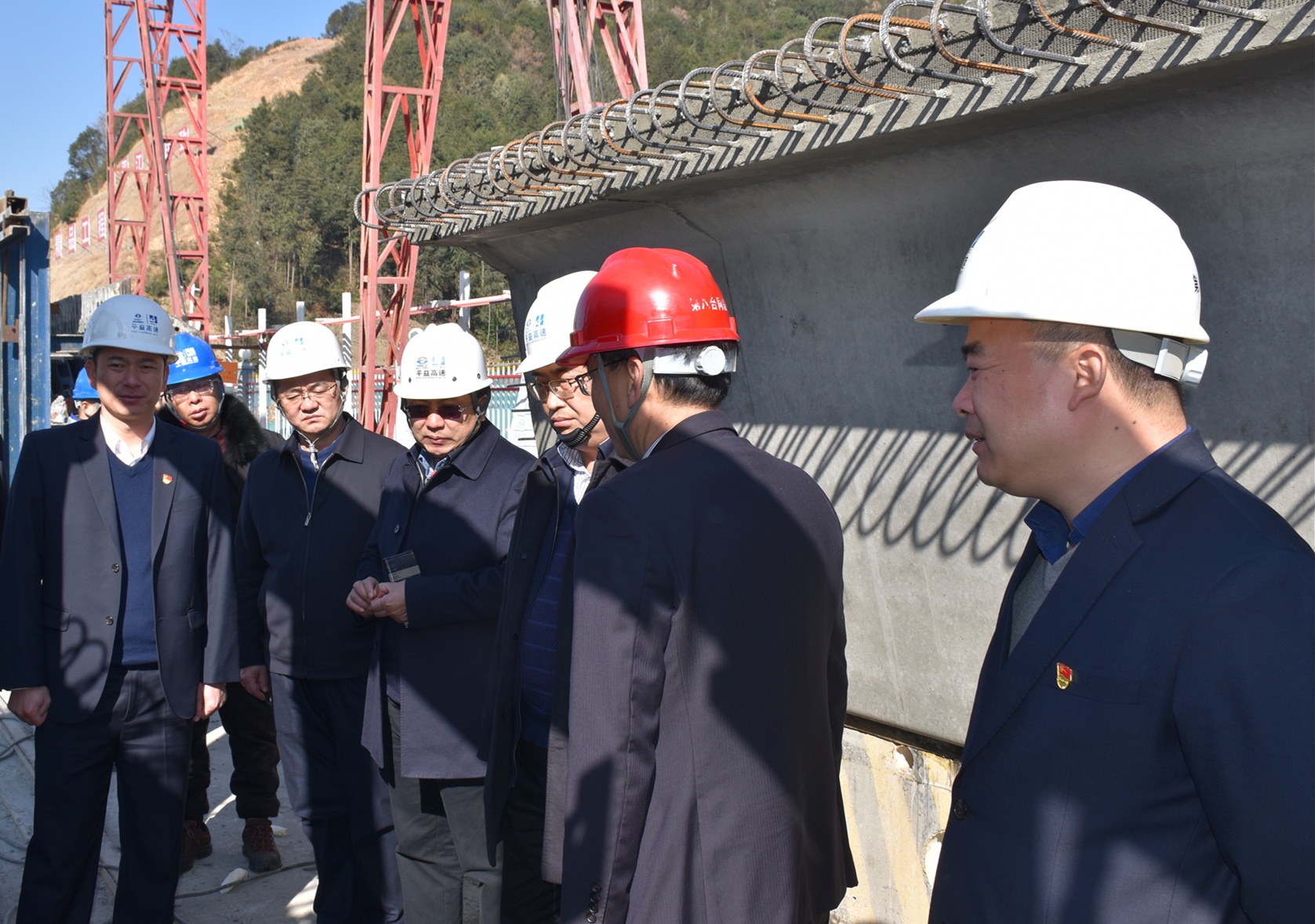 方聯(lián)民調(diào)研平益八標_副本.jpg