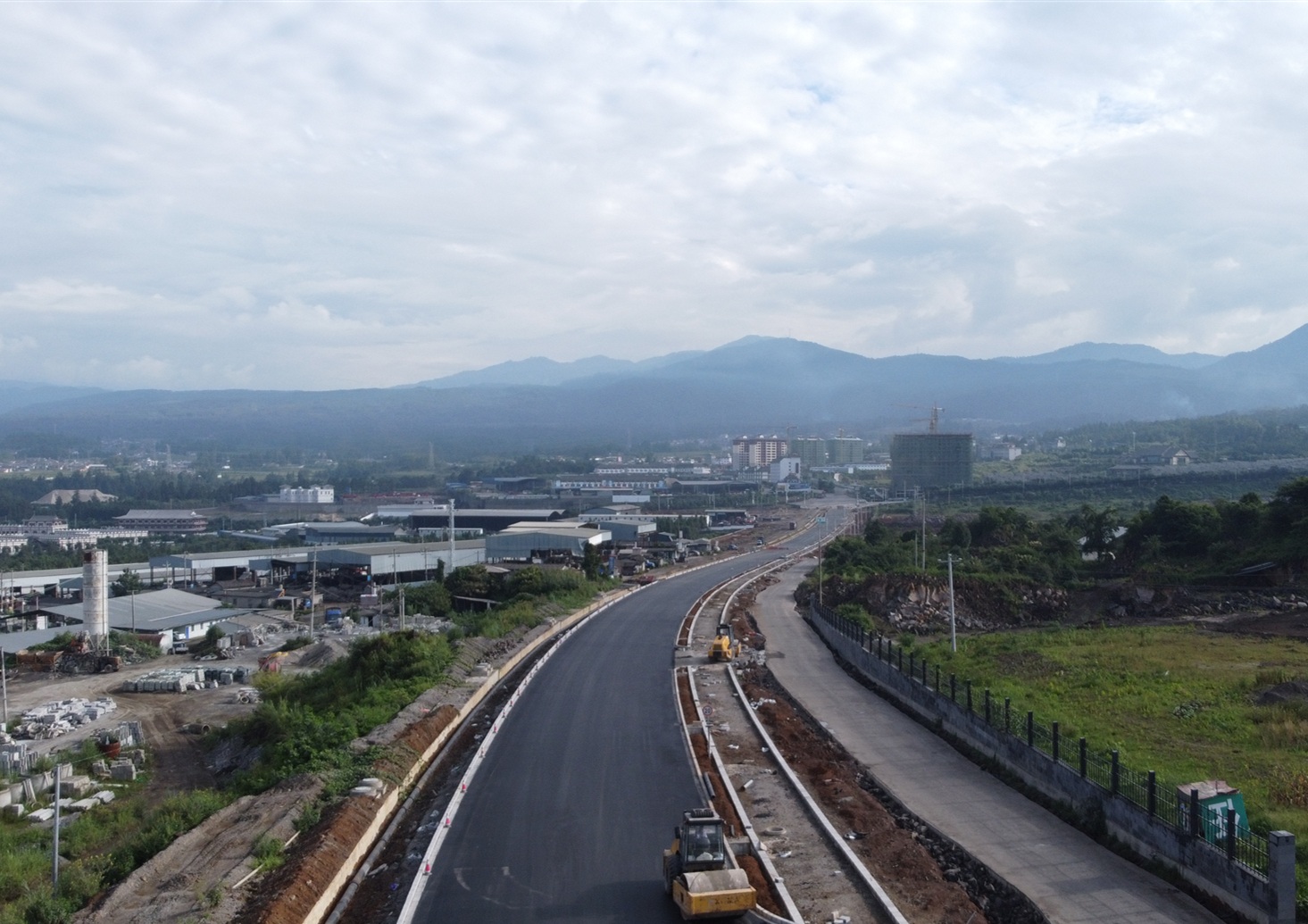 已完成路面現(xiàn)狀_副本.jpg