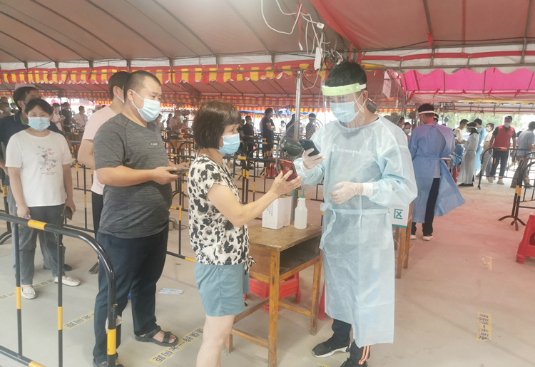 20220714676330.jpg 20220712 請(qǐng)黨放心、抗疫有我——中山坦洲項(xiàng)目助力當(dāng)?shù)匾咔榉揽?圖2.jpg